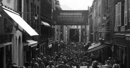 Clermont-Ferrand : Nous continuerons à marcher rue de la Treille - La Horde